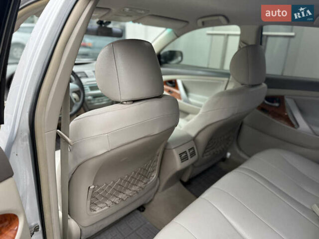 Серый Тойота Аурион, объемом двигателя 3.5 л и пробегом 177 тыс. км за 4777 $, фото 6 на Automoto.ua