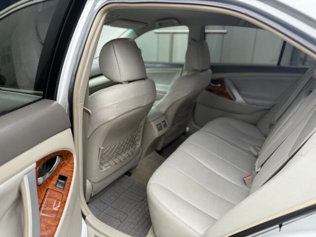 Серый Тойота Аурион, объемом двигателя 3.5 л и пробегом 187 тыс. км за 4999 $, фото 7 на Automoto.ua