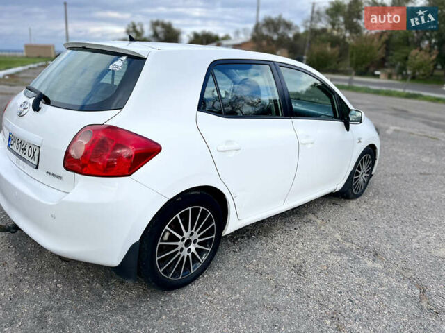 Белый Тойота Аурис, объемом двигателя 2.23 л и пробегом 260 тыс. км за 6000 $, фото 5 на Automoto.ua