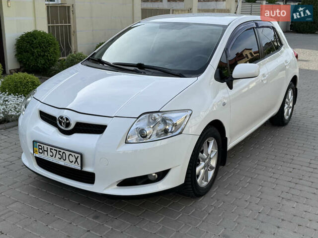 Белый Тойота Аурис, объемом двигателя 1.6 л и пробегом 144 тыс. км за 9200 $, фото 23 на Automoto.ua