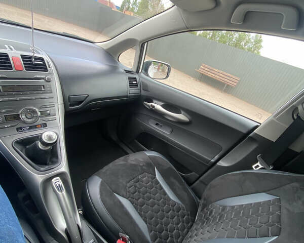 Белый Тойота Аурис, объемом двигателя 1.8 л и пробегом 120 тыс. км за 9900 $, фото 38 на Automoto.ua