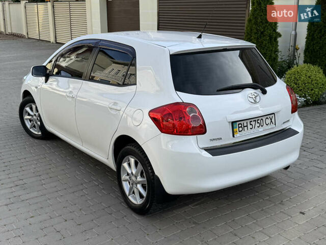 Белый Тойота Аурис, объемом двигателя 1.6 л и пробегом 144 тыс. км за 9200 $, фото 15 на Automoto.ua