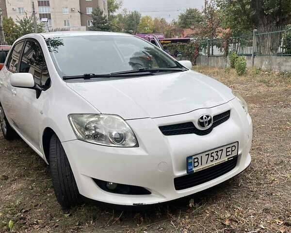 Белый Тойота Аурис, объемом двигателя 1.6 л и пробегом 227 тыс. км за 5800 $, фото 24 на Automoto.ua