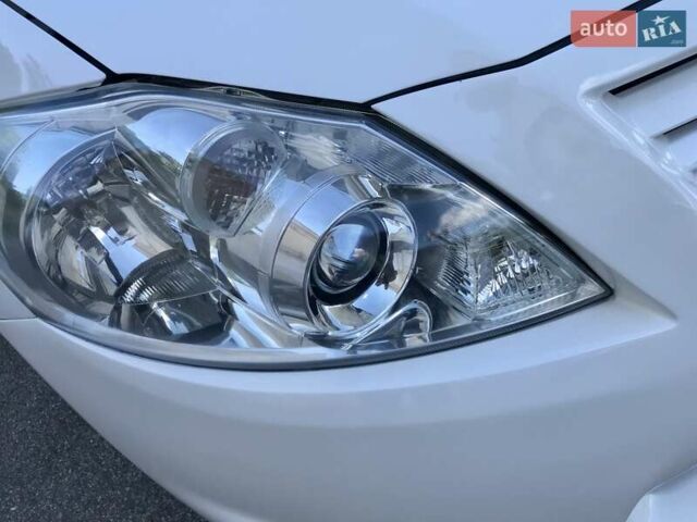 Белый Тойота Аурис, объемом двигателя 1.6 л и пробегом 146 тыс. км за 9900 $, фото 13 на Automoto.ua