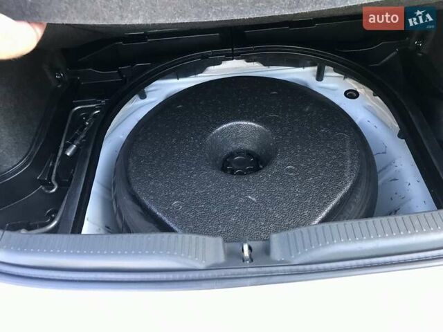 Белый Тойота Аурис, объемом двигателя 1.6 л и пробегом 146 тыс. км за 9900 $, фото 58 на Automoto.ua