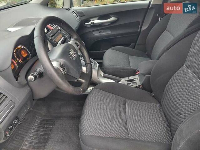 Белый Тойота Аурис, объемом двигателя 1.6 л и пробегом 234 тыс. км за 8800 $, фото 4 на Automoto.ua