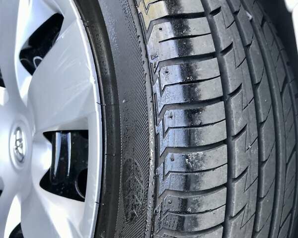 Белый Тойота Аурис, объемом двигателя 1.6 л и пробегом 146 тыс. км за 10700 $, фото 10 на Automoto.ua