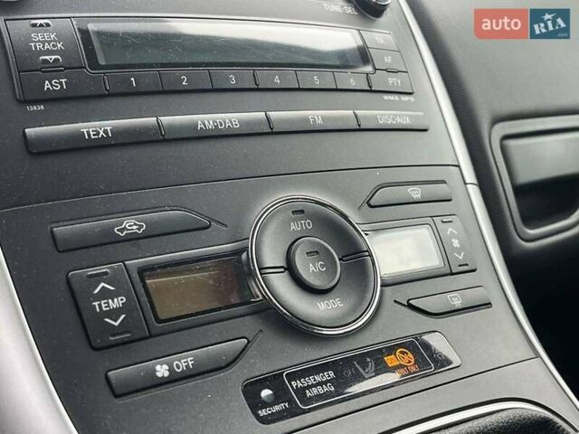 Белый Тойота Аурис, объемом двигателя 1.4 л и пробегом 179 тыс. км за 7300 $, фото 15 на Automoto.ua