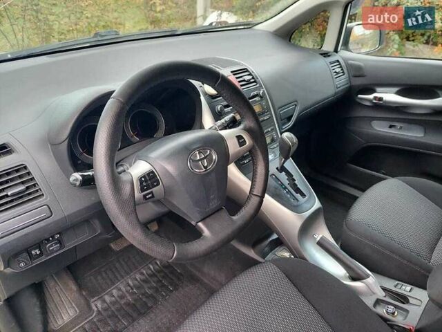 Белый Тойота Аурис, объемом двигателя 1.6 л и пробегом 234 тыс. км за 8800 $, фото 5 на Automoto.ua