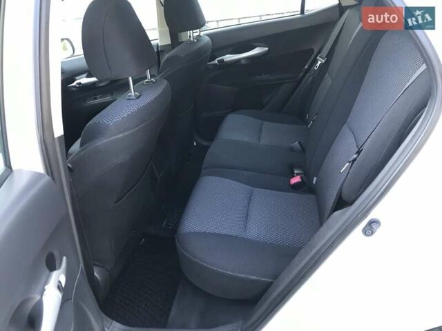 Белый Тойота Аурис, объемом двигателя 1.6 л и пробегом 146 тыс. км за 9900 $, фото 42 на Automoto.ua