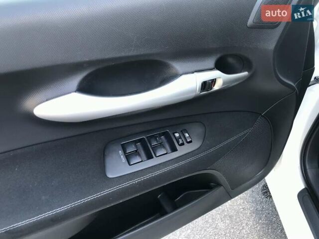 Белый Тойота Аурис, объемом двигателя 1.6 л и пробегом 146 тыс. км за 9900 $, фото 17 на Automoto.ua