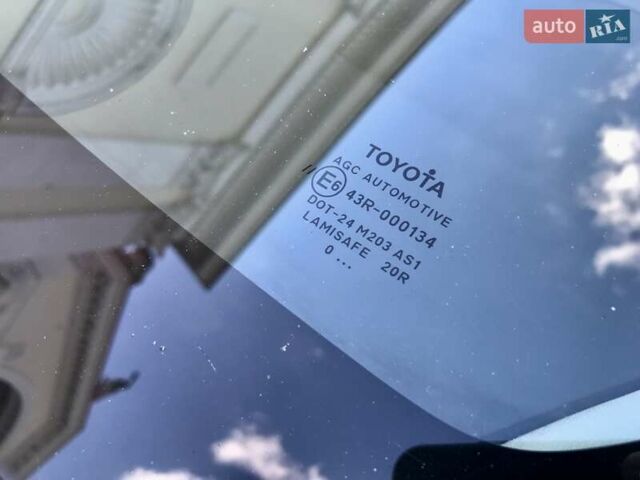 Белый Тойота Аурис, объемом двигателя 1.6 л и пробегом 146 тыс. км за 10700 $, фото 14 на Automoto.ua