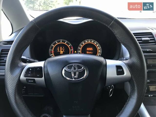 Белый Тойота Аурис, объемом двигателя 1.6 л и пробегом 146 тыс. км за 9900 $, фото 25 на Automoto.ua