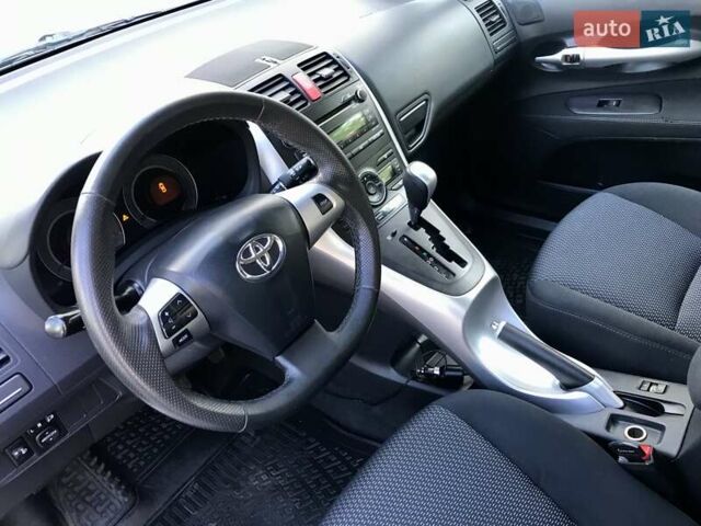 Белый Тойота Аурис, объемом двигателя 1.6 л и пробегом 146 тыс. км за 9900 $, фото 22 на Automoto.ua