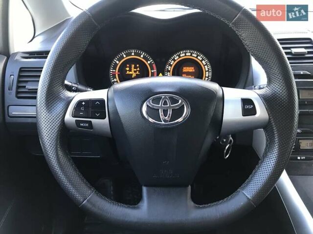 Белый Тойота Аурис, объемом двигателя 1.6 л и пробегом 146 тыс. км за 9900 $, фото 26 на Automoto.ua