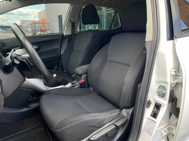 Белый Тойота Аурис, объемом двигателя 1.4 л и пробегом 265 тыс. км за 7790 $, фото 8 на Automoto.ua