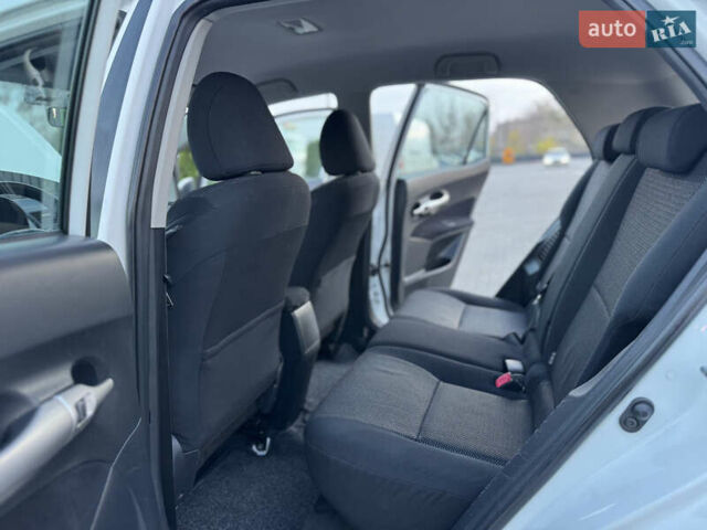 Белый Тойота Аурис, объемом двигателя 1.8 л и пробегом 233 тыс. км за 9000 $, фото 26 на Automoto.ua