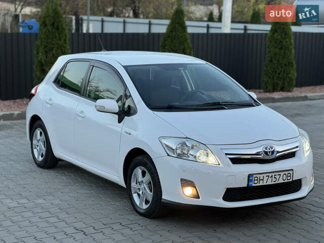 Белый Тойота Аурис, объемом двигателя 1.8 л и пробегом 233 тыс. км за 9000 $, фото 7 на Automoto.ua