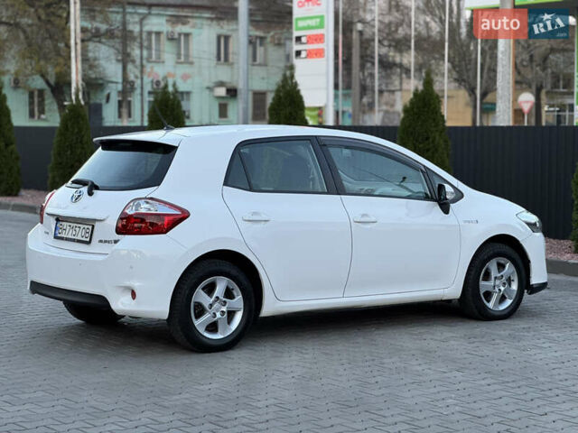 Белый Тойота Аурис, объемом двигателя 1.8 л и пробегом 233 тыс. км за 9000 $, фото 18 на Automoto.ua