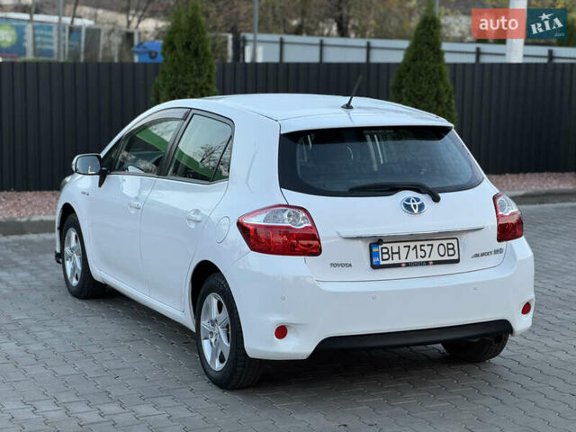 Белый Тойота Аурис, объемом двигателя 1.8 л и пробегом 233 тыс. км за 9000 $, фото 13 на Automoto.ua