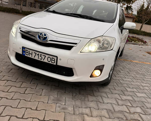 Білий Тойота Ауріс, об'ємом двигуна 1.8 л та пробігом 245 тис. км за 9700 $, фото 9 на Automoto.ua