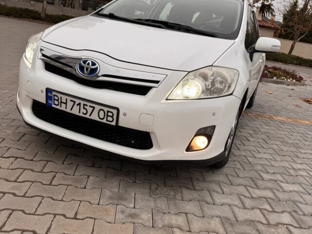 Белый Тойота Аурис, объемом двигателя 1.8 л и пробегом 261 тыс. км за 7500 $, фото 18 на Automoto.ua