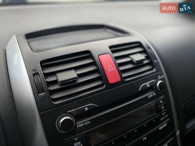 Белый Тойота Аурис, объемом двигателя 1.36 л и пробегом 265 тыс. км за 7790 $, фото 26 на Automoto.ua