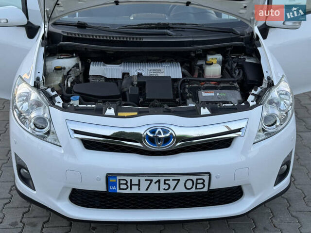 Белый Тойота Аурис, объемом двигателя 1.8 л и пробегом 233 тыс. км за 9000 $, фото 50 на Automoto.ua