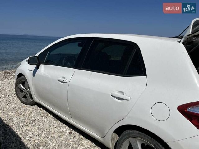 Білий Тойота Ауріс, об'ємом двигуна 1.8 л та пробігом 226 тис. км за 9200 $, фото 1 на Automoto.ua