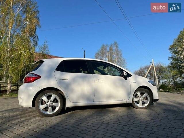 Білий Тойота Ауріс, об'ємом двигуна 1.8 л та пробігом 226 тис. км за 9200 $, фото 5 на Automoto.ua