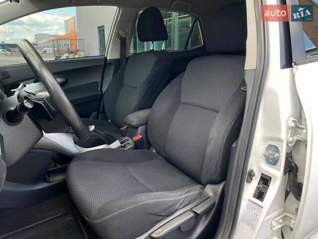 Белый Тойота Аурис, объемом двигателя 1.36 л и пробегом 265 тыс. км за 7790 $, фото 15 на Automoto.ua