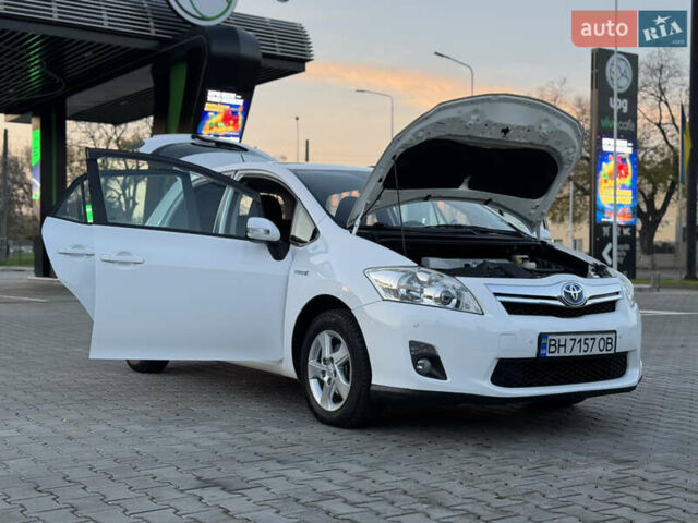 Белый Тойота Аурис, объемом двигателя 1.8 л и пробегом 233 тыс. км за 9000 $, фото 47 на Automoto.ua