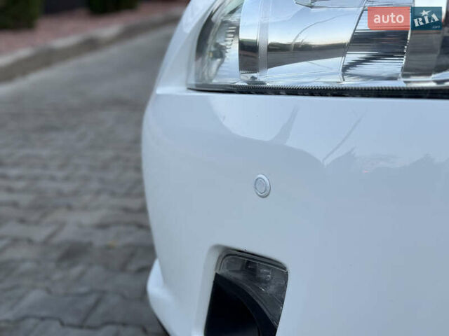 Белый Тойота Аурис, объемом двигателя 1.8 л и пробегом 233 тыс. км за 9000 $, фото 51 на Automoto.ua