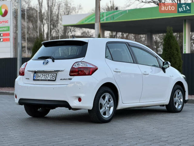 Белый Тойота Аурис, объемом двигателя 1.8 л и пробегом 233 тыс. км за 9000 $, фото 17 на Automoto.ua