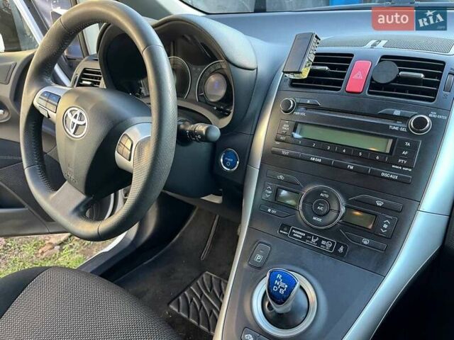 Білий Тойота Ауріс, об'ємом двигуна 1.8 л та пробігом 226 тис. км за 9200 $, фото 10 на Automoto.ua