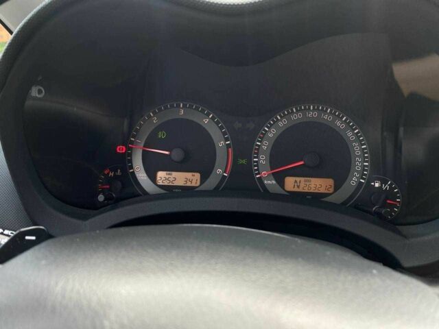 Белый Тойота Аурис, объемом двигателя 1.4 л и пробегом 265 тыс. км за 7790 $, фото 13 на Automoto.ua