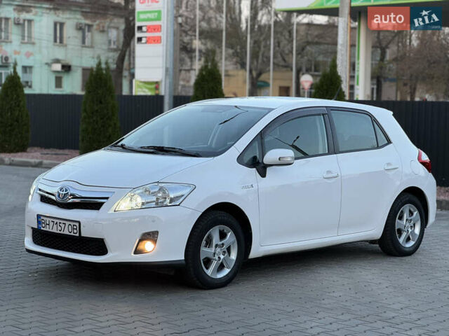 Белый Тойота Аурис, объемом двигателя 1.8 л и пробегом 233 тыс. км за 9000 $, фото 9 на Automoto.ua