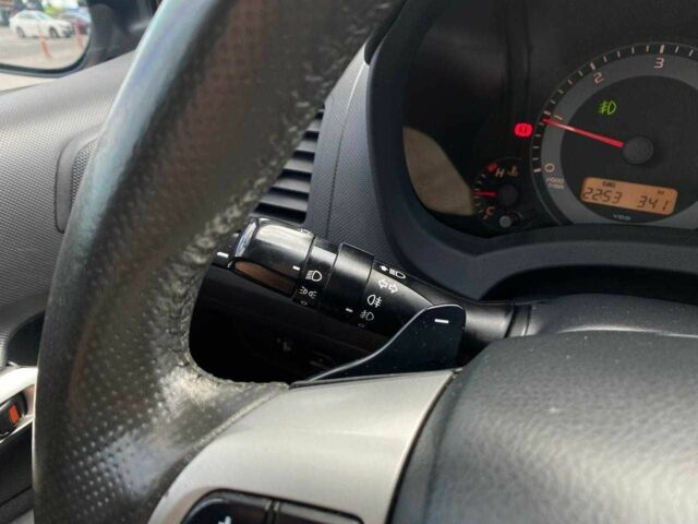 Белый Тойота Аурис, объемом двигателя 1.4 л и пробегом 265 тыс. км за 7790 $, фото 12 на Automoto.ua