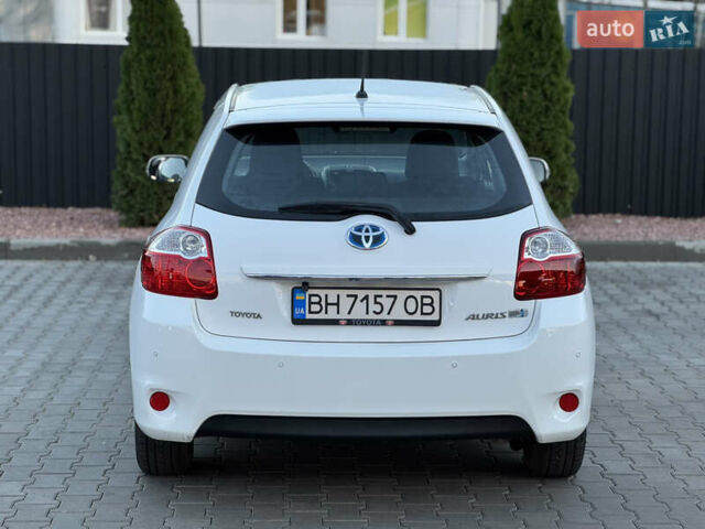 Белый Тойота Аурис, объемом двигателя 1.8 л и пробегом 233 тыс. км за 9000 $, фото 12 на Automoto.ua