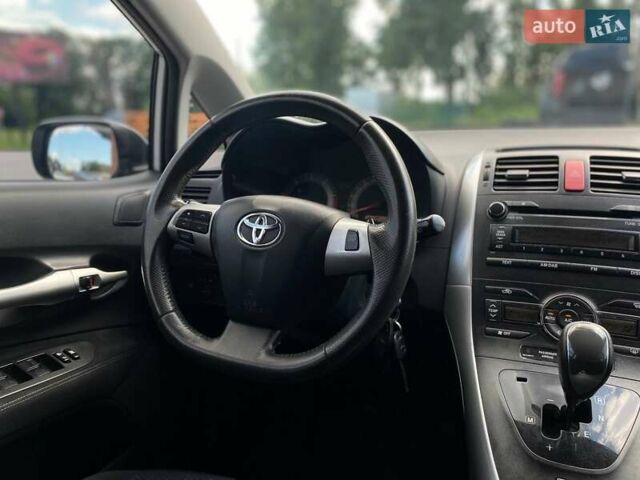 Белый Тойота Аурис, объемом двигателя 1.36 л и пробегом 265 тыс. км за 7790 $, фото 35 на Automoto.ua