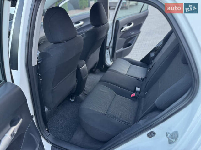 Белый Тойота Аурис, объемом двигателя 1.8 л и пробегом 233 тыс. км за 9000 $, фото 25 на Automoto.ua