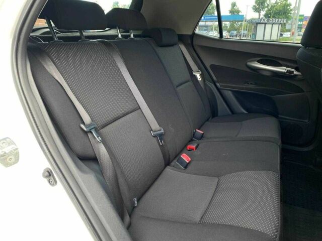 Белый Тойота Аурис, объемом двигателя 1.4 л и пробегом 265 тыс. км за 7790 $, фото 10 на Automoto.ua