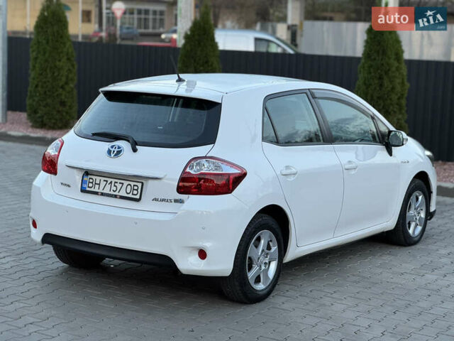 Белый Тойота Аурис, объемом двигателя 1.8 л и пробегом 233 тыс. км за 9000 $, фото 16 на Automoto.ua