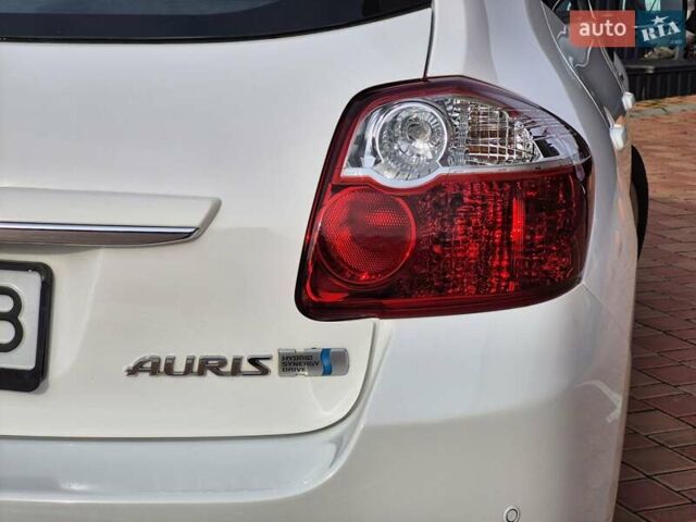Білий Тойота Ауріс, об'ємом двигуна 1.8 л та пробігом 230 тис. км за 9950 $, фото 18 на Automoto.ua