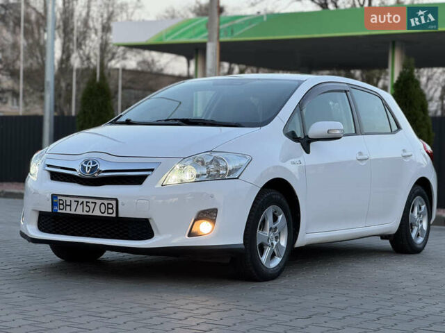 Белый Тойота Аурис, объемом двигателя 1.8 л и пробегом 233 тыс. км за 9000 $, фото 8 на Automoto.ua