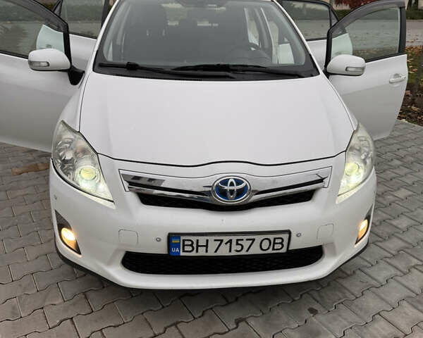 Білий Тойота Ауріс, об'ємом двигуна 1.8 л та пробігом 245 тис. км за 9700 $, фото 7 на Automoto.ua