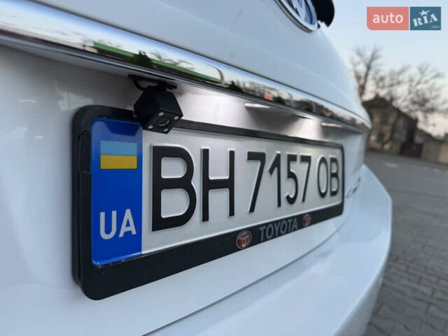 Белый Тойота Аурис, объемом двигателя 1.8 л и пробегом 233 тыс. км за 9000 $, фото 54 на Automoto.ua