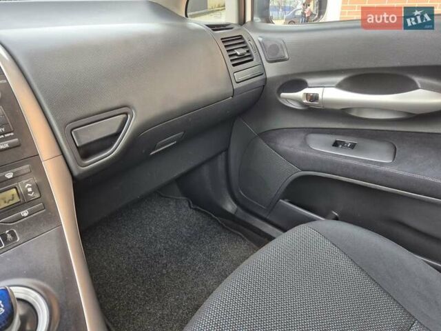 Білий Тойота Ауріс, об'ємом двигуна 1.8 л та пробігом 230 тис. км за 9950 $, фото 35 на Automoto.ua