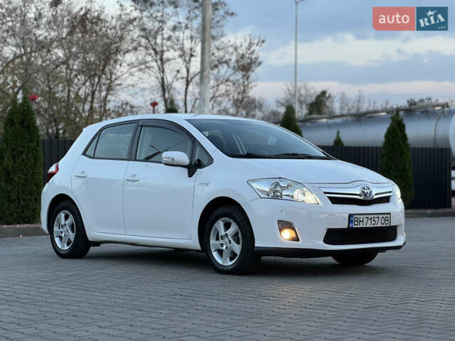 Белый Тойота Аурис, объемом двигателя 1.8 л и пробегом 233 тыс. км за 9000 $, фото 6 на Automoto.ua