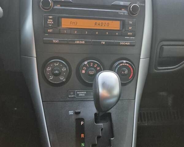 Білий Тойота Ауріс, об'ємом двигуна 1.6 л та пробігом 124 тис. км за 11500 $, фото 8 на Automoto.ua